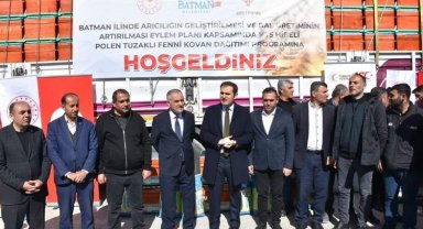 Sason'da 306 üreticiye fenni kovan dağıtıldı