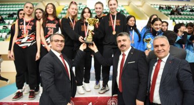 Yıldırım Belediyesi'nden okullara sportif destek