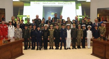Bakan Güler, TRT Çocuk Korosu ile buluştu