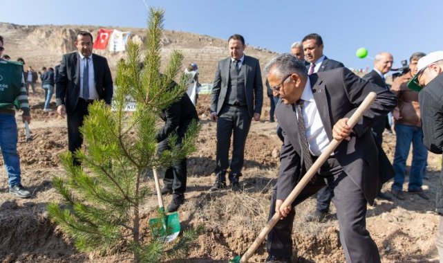 Bakanlık ve ile Büyükşehir Belediyesi'nden Erciyes'te ağaçlandırma töreni