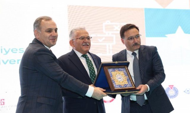 Başkan Büyükkılıç: "Bu fuar, iş arayan ile işverenleri buluşturacak"
