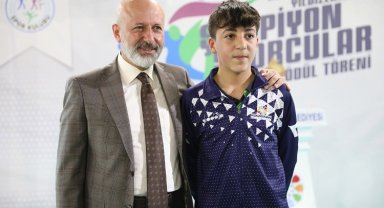 Başkan Çolakbayrakdar: "Dünya şampiyonluklarına yelken açıyoruz"