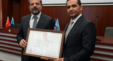 Bursa Gürsu'da Başkan Işık da mazbatasını aldı