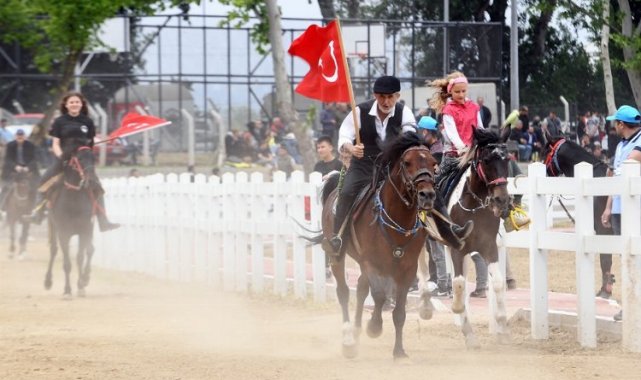Bursa Osmangazi'de şahlanan rahvan atları nefes kesti