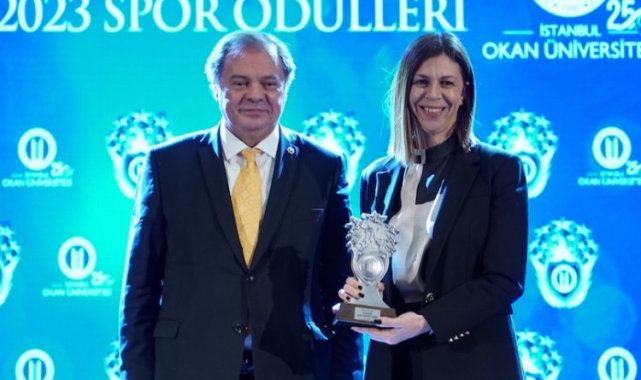 Eczacıbaşı Dynavit, 'Yılın Kadın Spor Takımı' seçildi