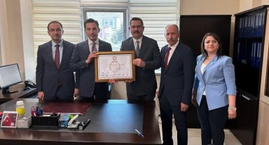 Efsane Vali'nin oğlu, başkanlık koltuğuna oturdu