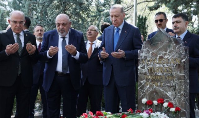 Erdoğan'dan Türkeş'in kabrine ziyaret
