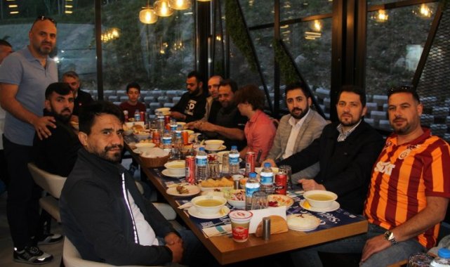 Gebze'de Abdulkadir Ayar'dan iftar geleneği