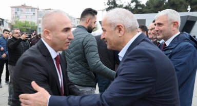 Gebzeliler meydanda bayramlaştı