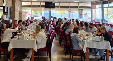 İzmir'de öğretmenler kahvaltıda buluştu