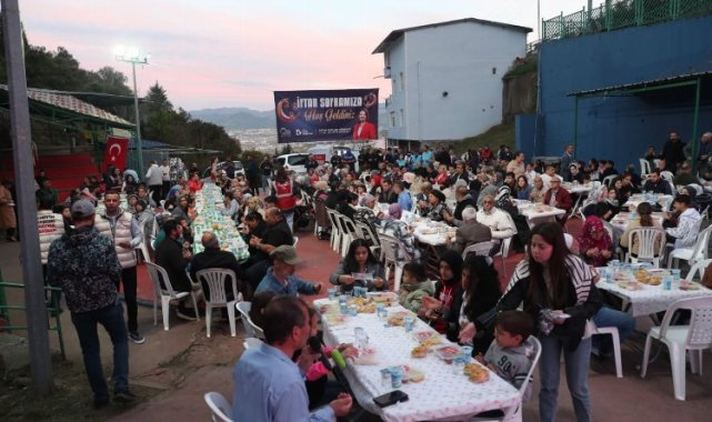İzmit Belediyesi halk iftarı Terzibayırı Mahallesi'nde gerçekleşti