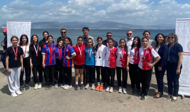 Karabağlar'da oryantiring yarışmasına büyük ilgi