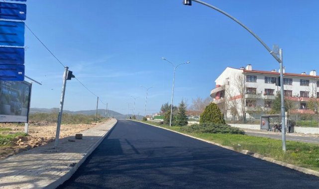 Kocaeli İzmit'te asfalt ve kaldırım çalışması