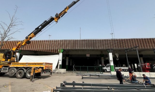 Kocaeli'de pazarın çevresine sundurma