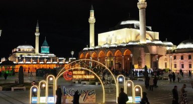 Konya Ramazan 'tag'larıyla renklendi