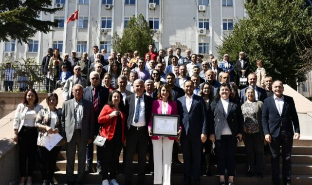 Malkara'da Nergiz Karaağaçlı Öztürk mazbatasını aldı