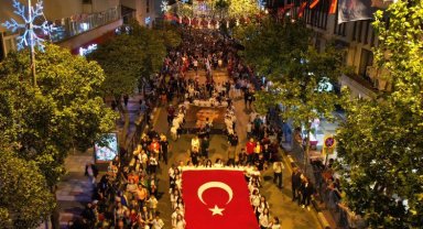 Manisa'da mesir coşkusu fener alayı ile katlandı