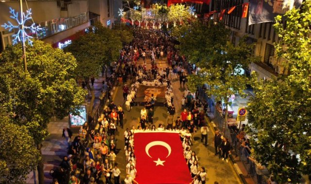 Manisa'da mesir coşkusu fener alayı ile katlandı