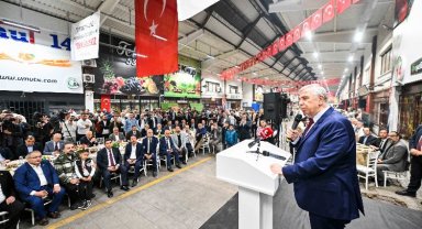 Mansur Yavaş'tan ilk ziyaret Toptancı Hali'ne