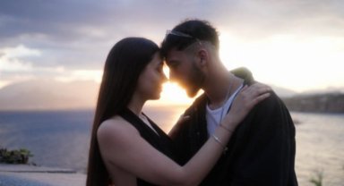 Mecal yepyeni şarkısıyla listelere göz kırptı!