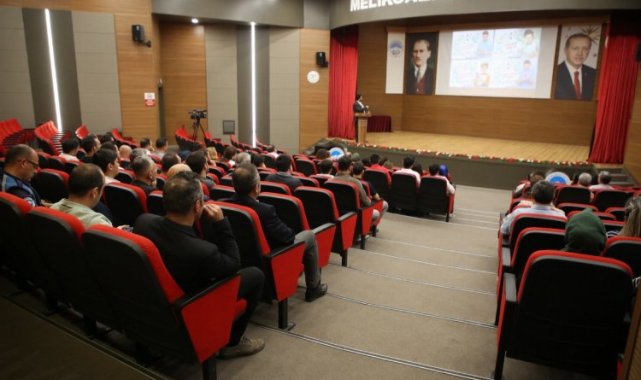 Melikgazi'de dijital yaşam ve iletişim konuşuldu