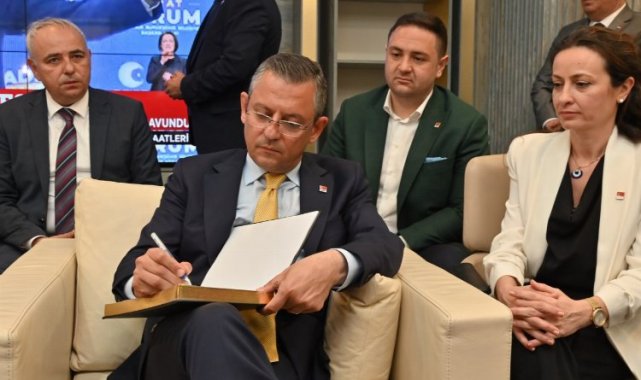 Seçim sonrası Manisa'da şeref defterine ilk 'Özel' not