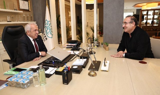 Sunay Akın Eczacılık Kültürü Müzesi'ni Başkan Özdemir'e anlattı