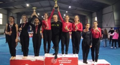 Yıldız sporculara 11 madalya 2 kupa