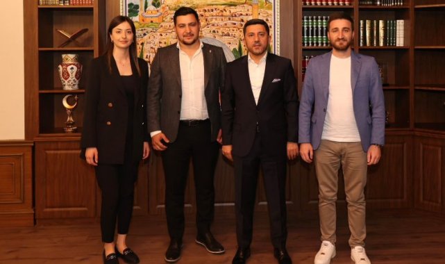 Başkan Arı'ya 'Hayırlı Olsun' ziyaretleri sürüyor