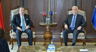 Başkan Bozbey, eski Bakan Cavit Çağlar'ı ağırladı