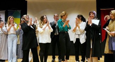 Beylikdüzü'nde okuma yazma kursu yeni mezunlarını verdi