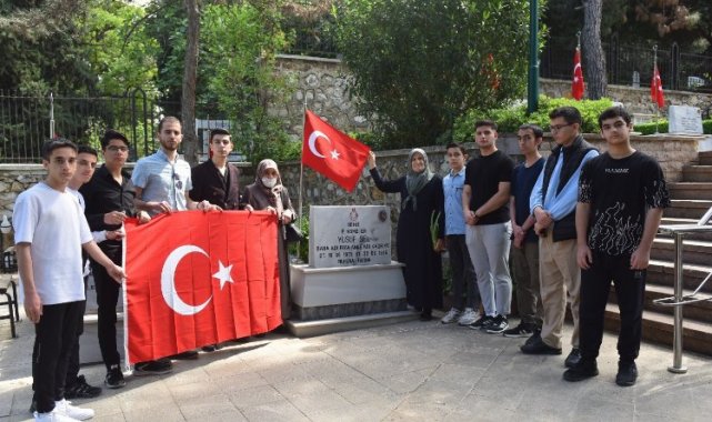 Bursa Yıldırım'da gençlerden şehitlere vefa