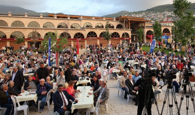 Bursa'da tarihi hanlarda 'kahve' buluşması
