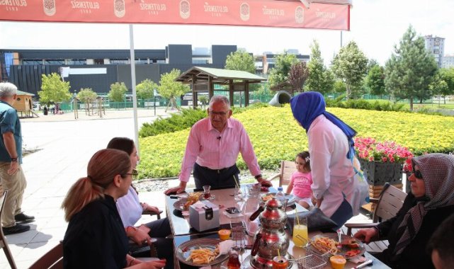 Büyükşehir'in Glütensiz Kafe'si 100 bini aşkın kişiye hizmet verdi