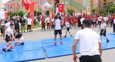 Çayırova'da 19 Mayıs coşkusu