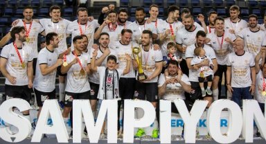 Erkeklerde 'Süper' şampiyon Beşiktaş Safi Çimento
