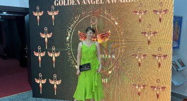 Gökşen Parlatan " Yılın en iyi multidisipliner sanatçısı " ödülünü aldı