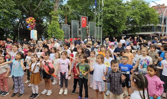 Gölcük'te çocuk şenliğine yoğun ilgi