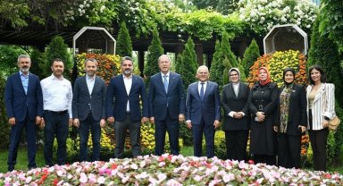 Hulusi Akar ve Ayşe Böhürler'den Büyükkılıç'a tebrik ziyareti