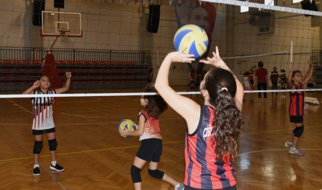İzmir Çiğli'de 'Yaz Spor' heyecanı