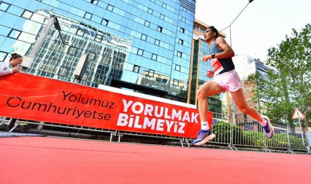 İzmir'in dört yanında bayram coşkusu