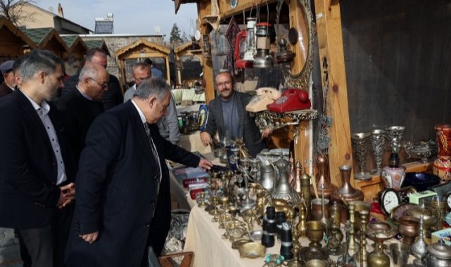 Kayseri Talas'ta antika pazarı ilgi çekiyor