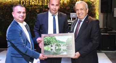 Kkardeş kentler yemekte buluştu