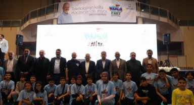 KOCAFEST'in yıldızları ödüllerine kavuştu