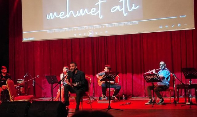 Mehmet Atlı 30'uncu sanat yılını Mardin'de kutladı