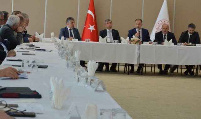 Milli Eğitim'de Bakan Yardımcısı özel eğitim kurumlarını dinledi
