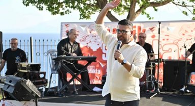Muratpaşa'da 'Müzik Sokakta' ilgisi