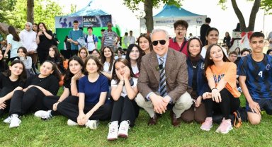 Mustafakemalpaşa'da Başkan Erdem, gençlerle buluştu