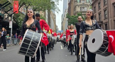New York, Türk bayraklarıyla donatıldı