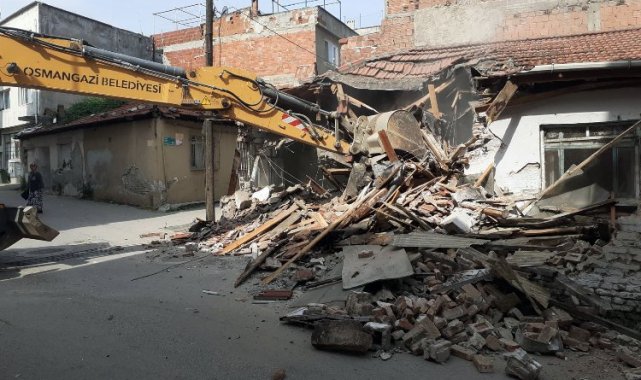 Osmangazi'de metruk binalar bir bir yıkılıyor